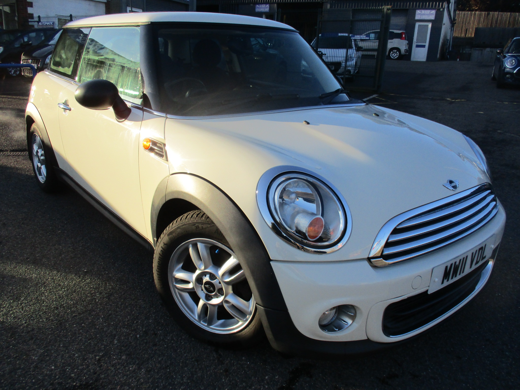MINI HATCH 1.6 ONE (6 SPEED) 2011